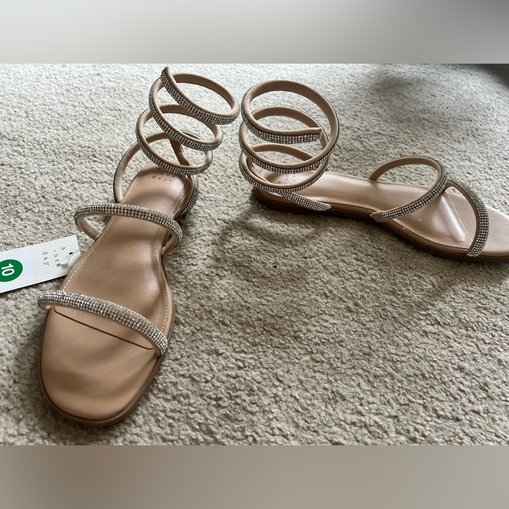 New with tags sandals